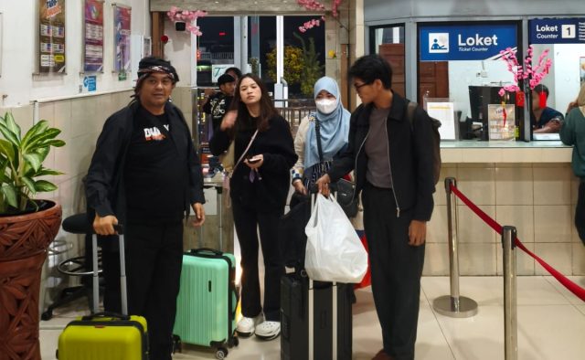 Dari Tasik ke Surabaya, Lamaran Putra Wawali Diky Candra,Tanpa Pasilitas Negara