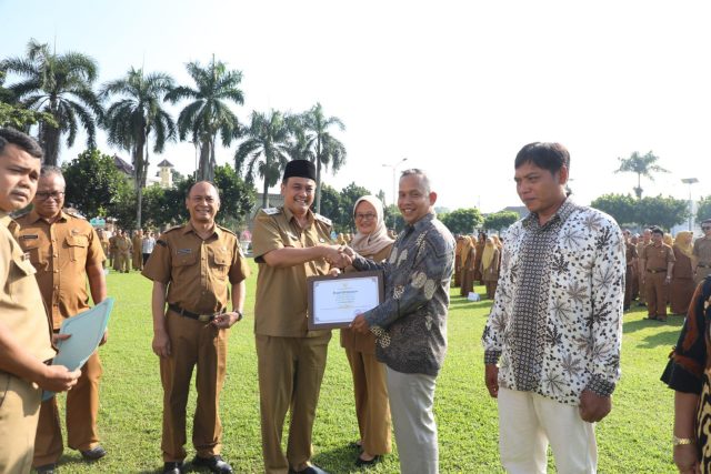 Hari Ke-4 Menjabat PLH Wali Kota, KDC Beri Reward Non-APBD untuk Penggiat Bank Sampah
