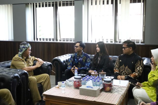 Diky Candra Bekali Mojang Jajaka Kota Tasik Jelang Ajang Tingkat Jabar