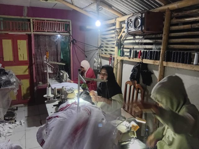 Berawal dari Perjuangan, Maya Mikmik Store di Cineam Sukses Berdayakan Warga Lewat Usaha Konveksi