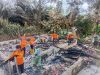 Semangat Gotong Royong Warga Sukamulya dan RPB Desa Cineam Ringankan Beban Korban Kebakaran