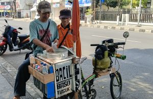 Menginspirasi! Kang Dadan Tak Menyerah, Bacil Rp1000 Jadi Andalan Menghidupi Keluarga