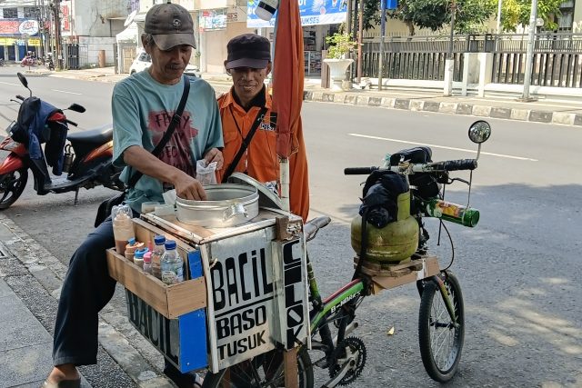 Menginspirasi! Kang Dadan Tak Menyerah, Bacil Rp1000 Jadi Andalan Menghidupi Keluarga